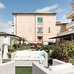 Residenza Santa Cecilia Aparthotel San Vincenzo